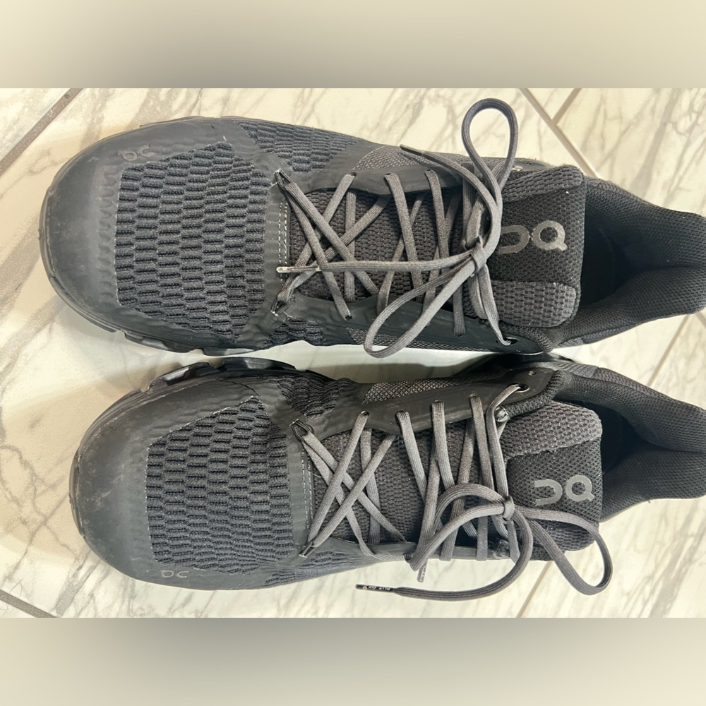 On Running - Picture 4 of 6